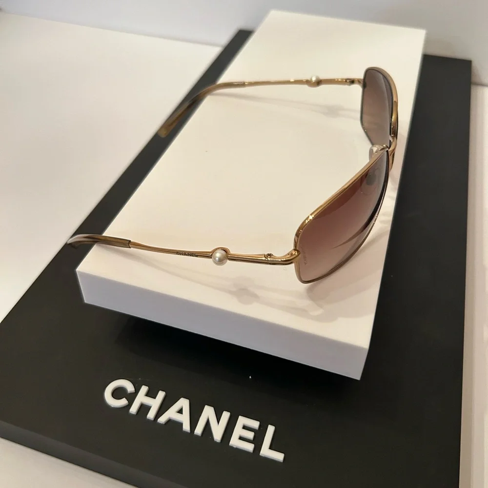 CHANEL Gold Sunglasses with Pearl Embellishment - Picture 2 of 9